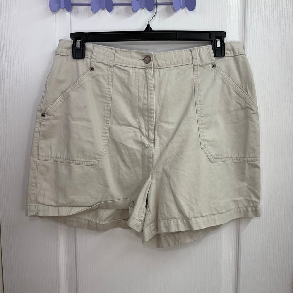 Vintage Bill Blass light tan deep pocket high waisted 100% cotton shorts 16P